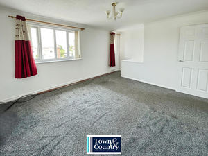 ST JAMES COURT- click for photo gallery